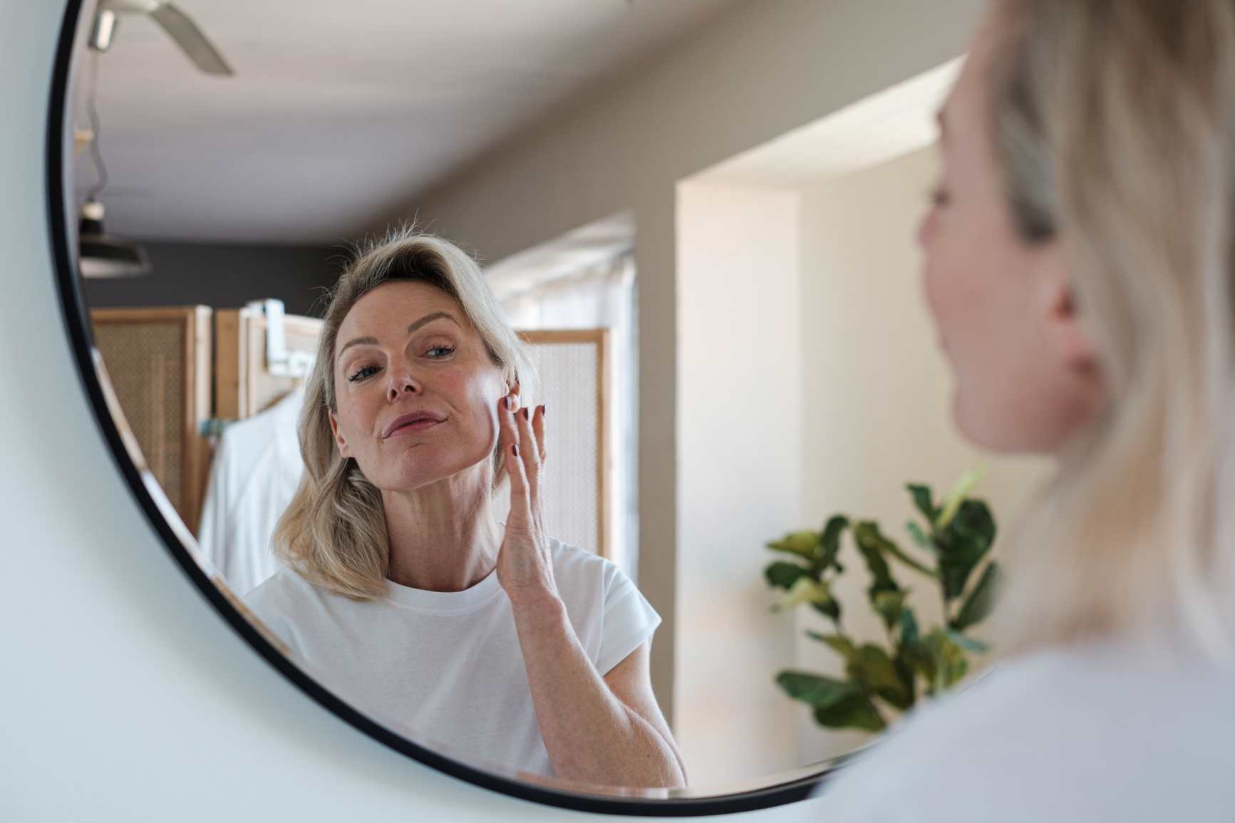 Itchy Skin During Perimenopause? Here’s What’s Going On