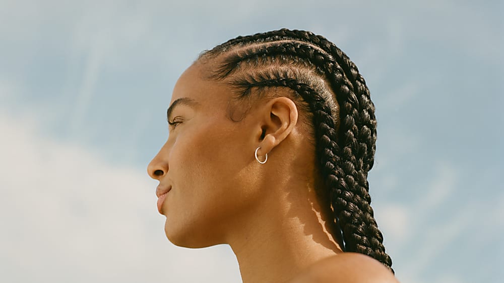 Hair Loss in Women: Symptoms, Causes and Treatments
